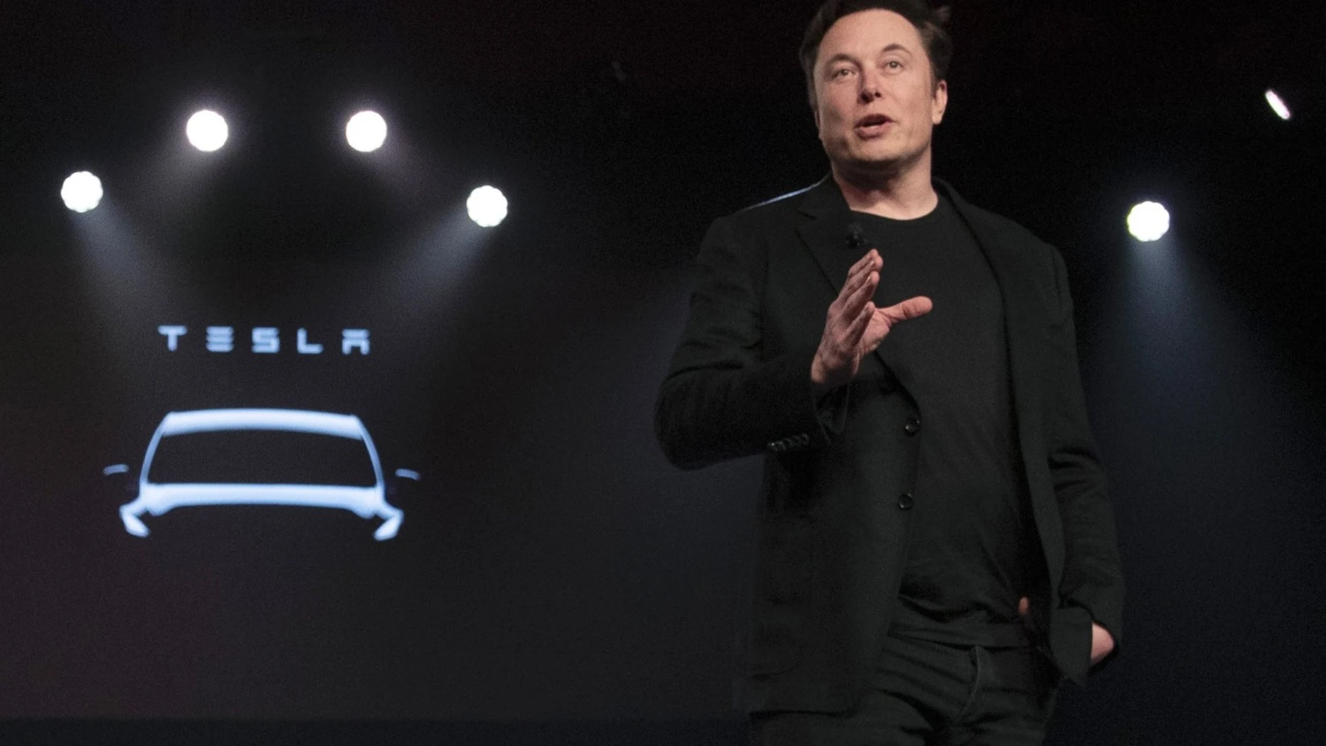 Elon Musk durante una presentación de Tesla
