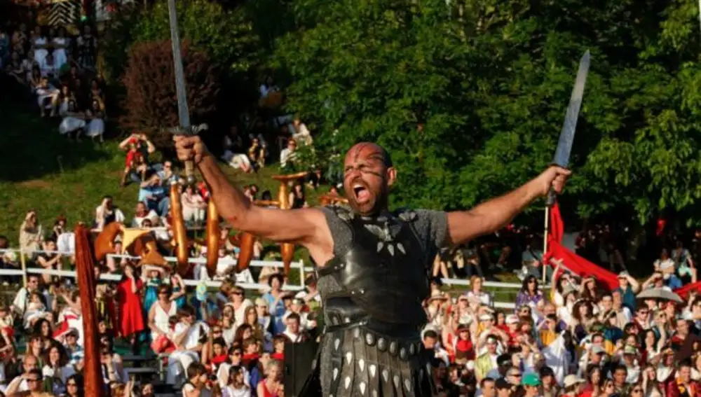 Un gladiador celebrando la victoria.
