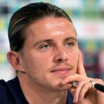Conor Gallagher en rueda de prensa de Inglaterra