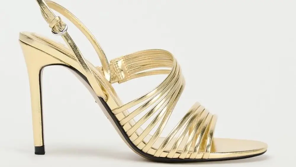 Sandalias tiras.