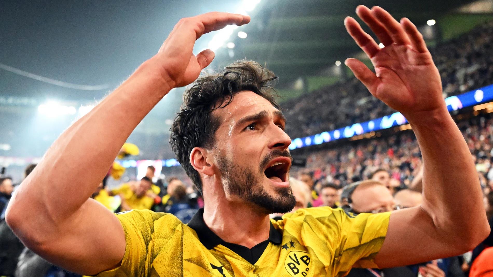 FILED - 07 May 2024, France, Paris: Dortmund's Mats Hummels celebrates after the UEFA Champions League semi-final, second leg soccer match between Paris Saint-Germain and Borussia Dortmund at Parc des Princes stadium. Photo: Robert Michael/dpa (Foto de ARCHIVO) 07/05/2024 ONLY FOR USE IN SPAIN