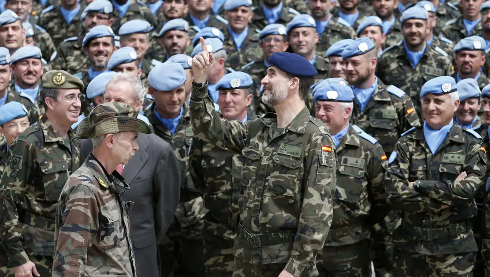 El Rey, durante la visita que hizo a las tropas en Líbano
