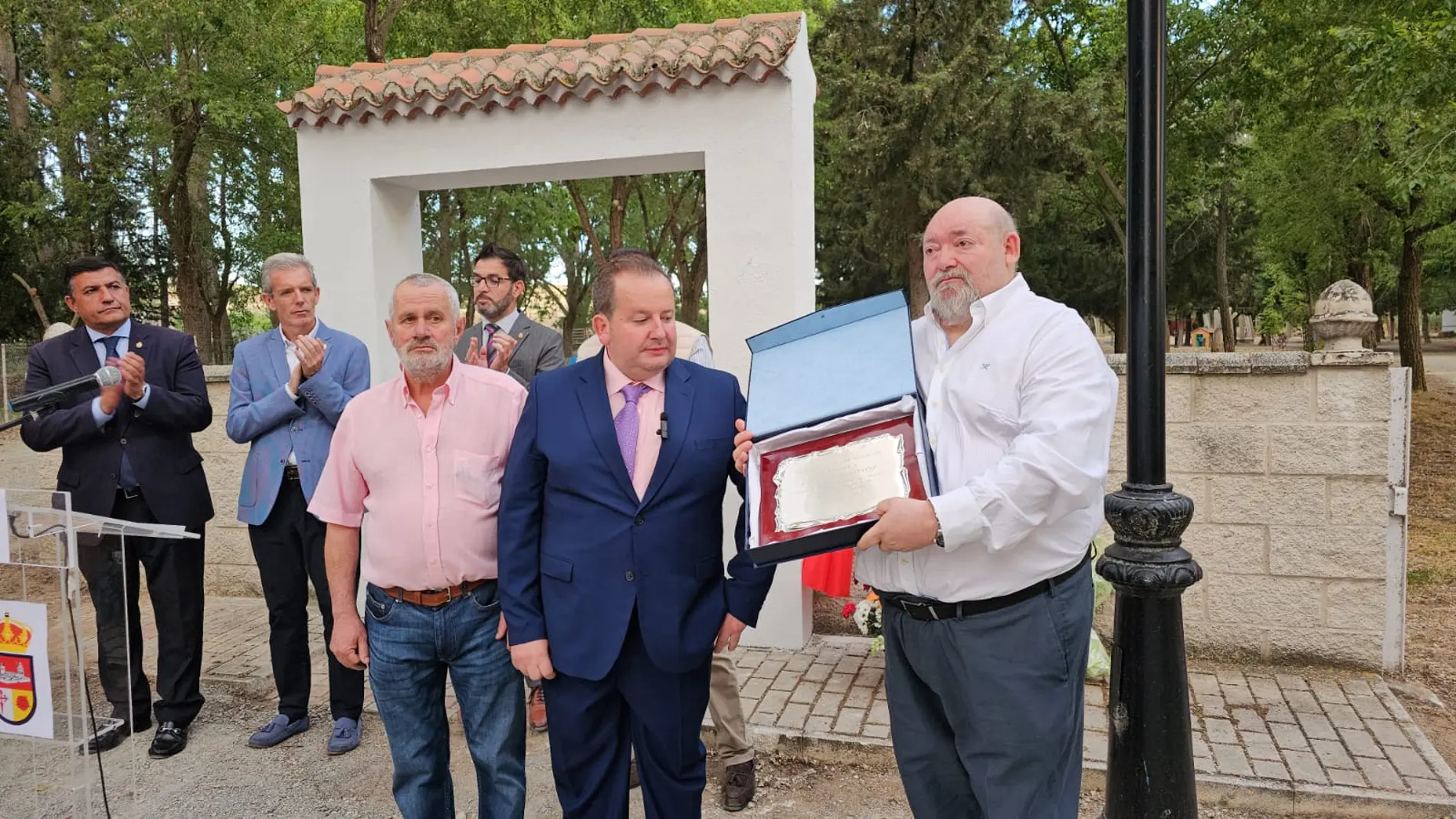 Acto de reconcimiento a la primera doctora fallecida por Covid