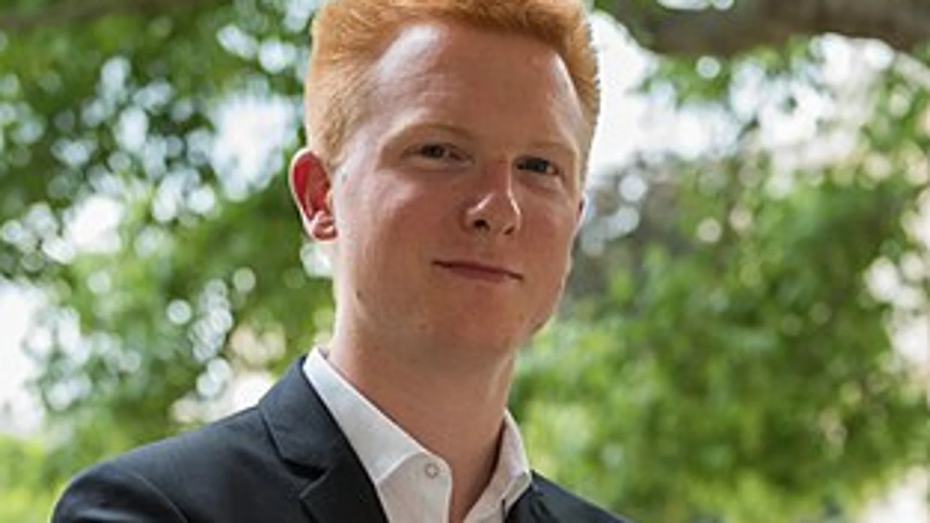 El candidato de la izquierda radical francés Adrien Quatennens