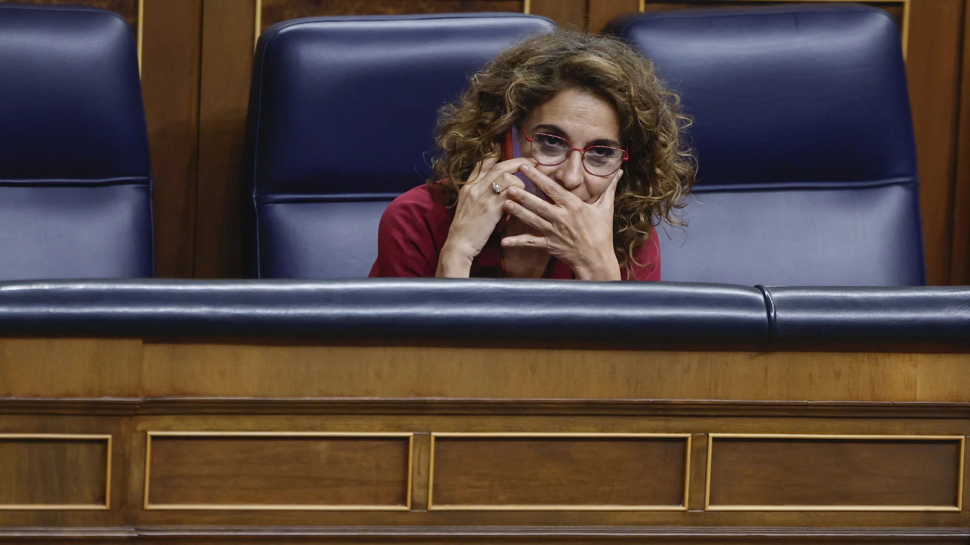 La vicepresidenta primera y ministra de Hacienda, María Jesús Montero, este martes en el Pleno del Congreso de los Diputados.