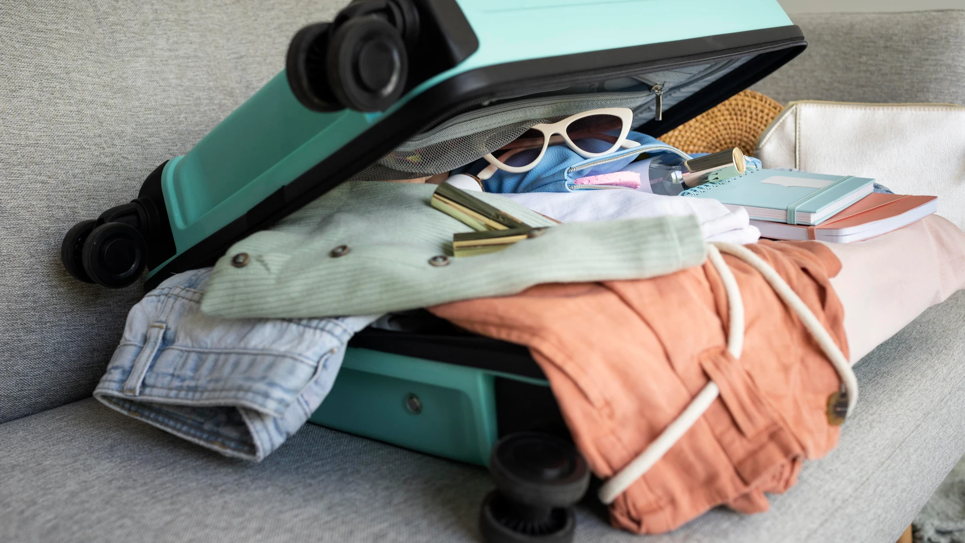 El 70% españoles pierden algún objeto durante sus vacacionesJETCOST18/06/2024