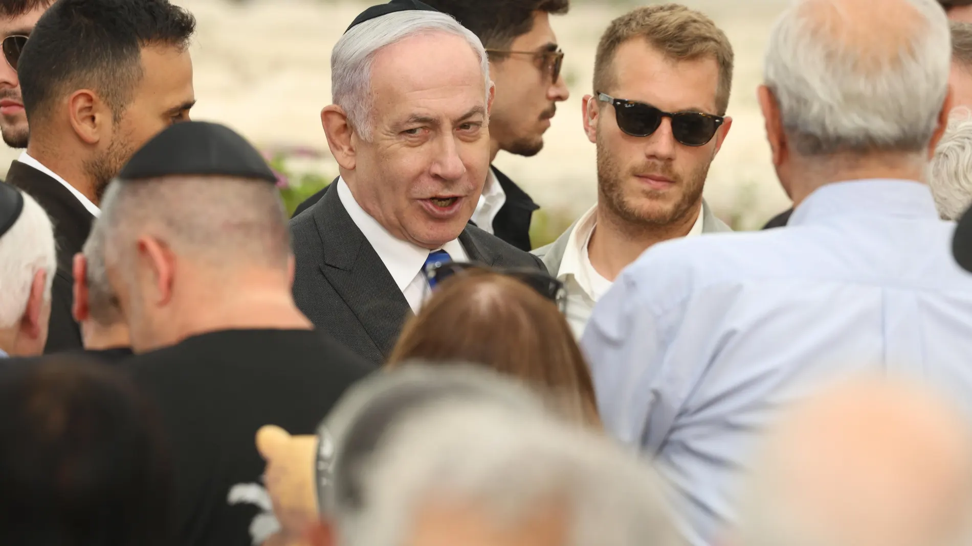 Tel Aviv (Israel), 18/06/2024.- Israeli Prime Minister Benjamin Netanyahu (C) arrives to the state memorial ceremony for the victims of the 1948 'Altalena Affair', at the Nahalat Yitzhak Cemetery in Tel Aviv, Israel, 18 June 2024. The weapons-laden cargo ship Altalena was involved in violent confrontations that erupted in June 1948 between the newly created Israel Defense Forces and the Irgun, a Jewish paramilitary group, during the process of absorbing all military organizations into the IDF...