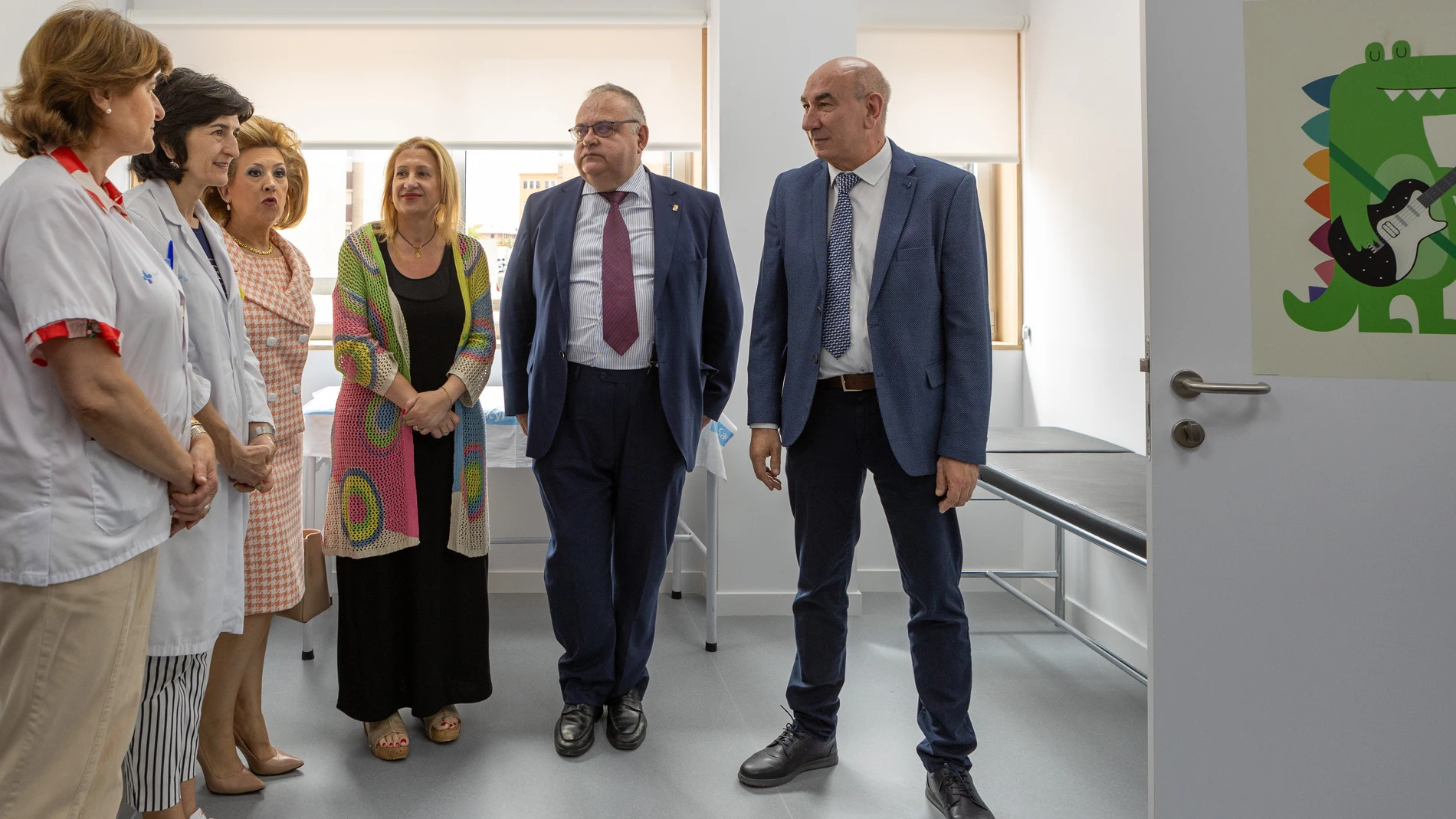El consejero de Sanidad, Alejandro Vázquez Ramos, presenta la nueva Unidad Multidisciplinar de Suelo Pélvico del área de salud de Soria