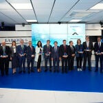 Foto de familia de los premiados, junto a José Luis Martínez-Almeida, Francisco Marhuenda, Andrés Navarro, Daniel Rodríguez Asensio y Miguel Garrido