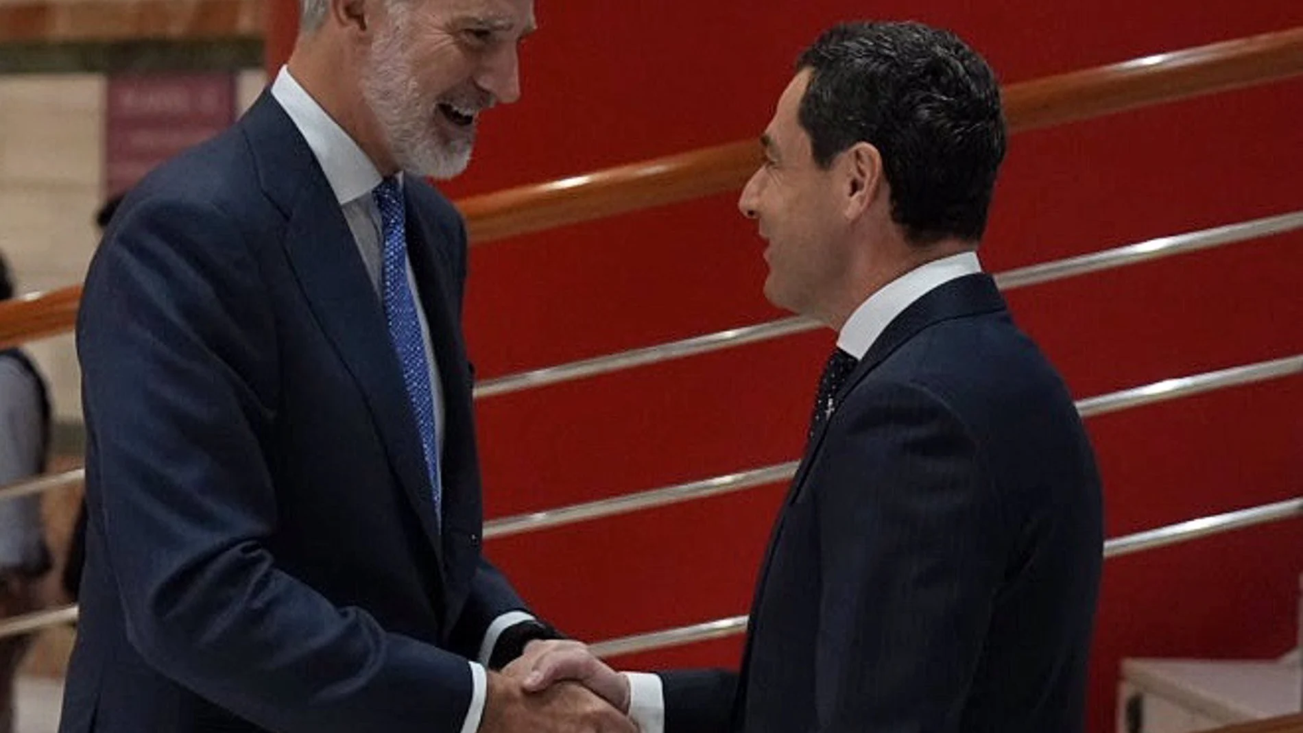 Felipe VI y Juanma Moreno