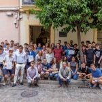 Algunos de los participantes del programa posan con la decana