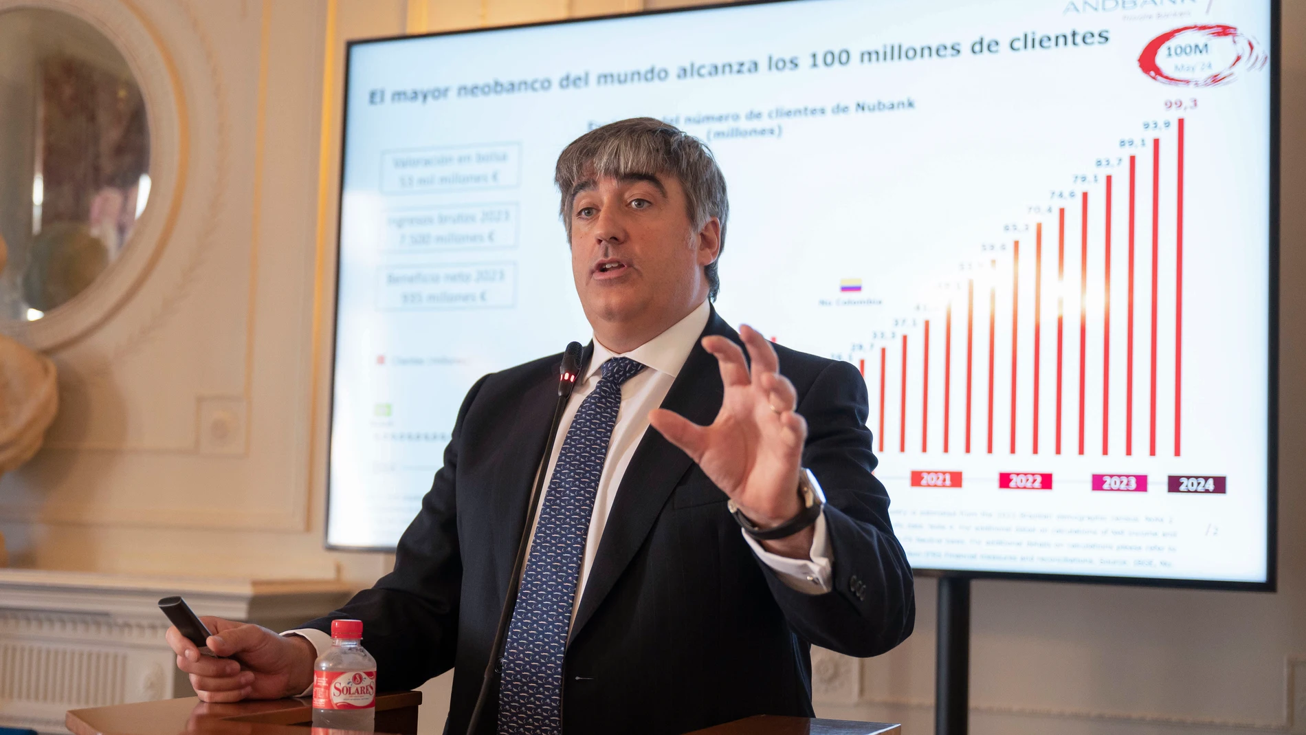 SANTANDER, 18/06/2024.- El CEO del Grupo Andbank Vicepresidente Ejecutivo de MyInvestor, Carlos Aso, participa en la tercera jornada del XLI Seminario de APIE "El rol de las empresas en la nueva economía", este miércoles, en Santander. Belausteguigoitia participa en el curso de Santander que organiza la Asociación de Periodistas Económicos, con la opa hostil lanzada por ese banco sobre el Sabadell como telón de fondo y con la intervención también de los consejeros delegados de Andbank y Mapfr...