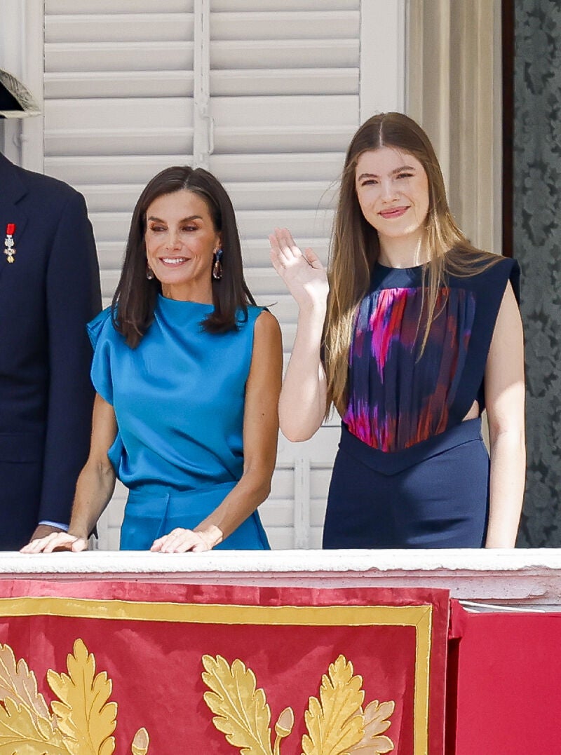 Los looks de la Reina Letizia y la Infanta Sofía.