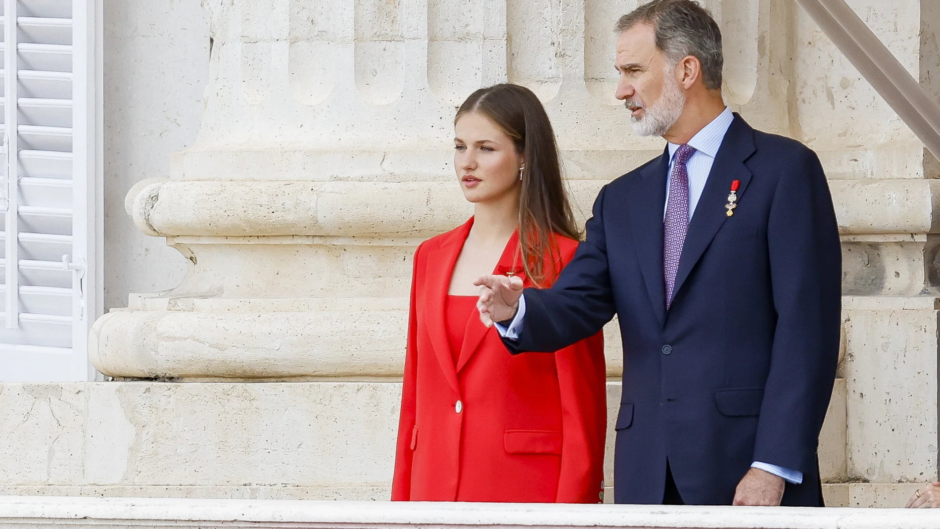 La Princesa Leonor junto al Rey Felipe.
