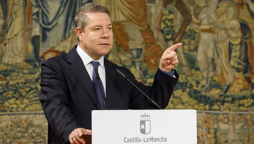 El presidente de Castilla-La Mancha, Emiliano García-Page, en la firma de un convenio con la UCLM en el Palacio de Fuensalida. Fecha: 20/06/2024.