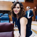 Último pleno en la Asamblea de Madrid hasta septiembre con la aprobación de ley para convertir oficinas en viviendas 