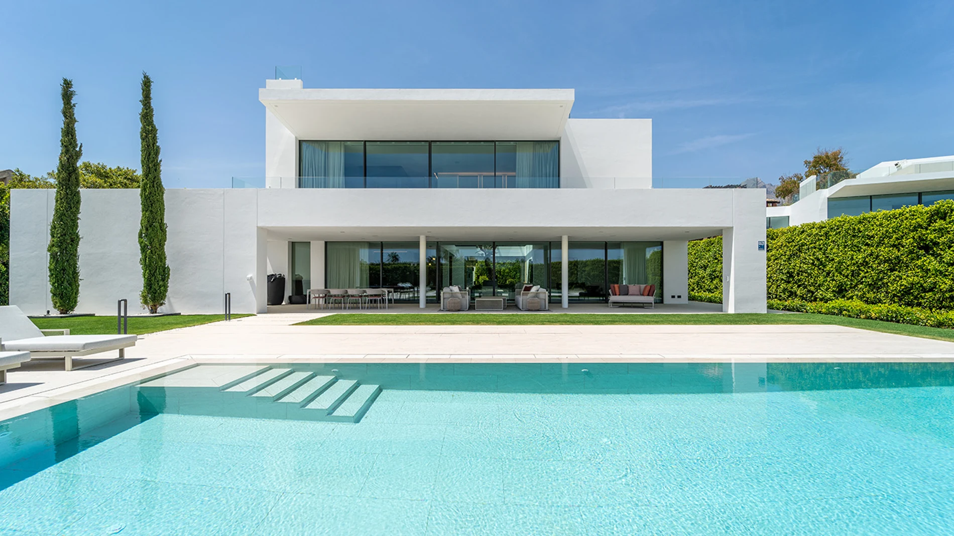 Los precios de las viviendas en Marbella han aumentado un 10% en el último año, con un precio promedio por metro cuadrado de 4.533 euros en febrero de 2024