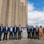 Mañueco visita el silo de Pancorbo junto a Gerardo Dueñas, Borja Suárez, Francisco Vázquez, Luis Domingo González y Pedro Palomo, entre otros