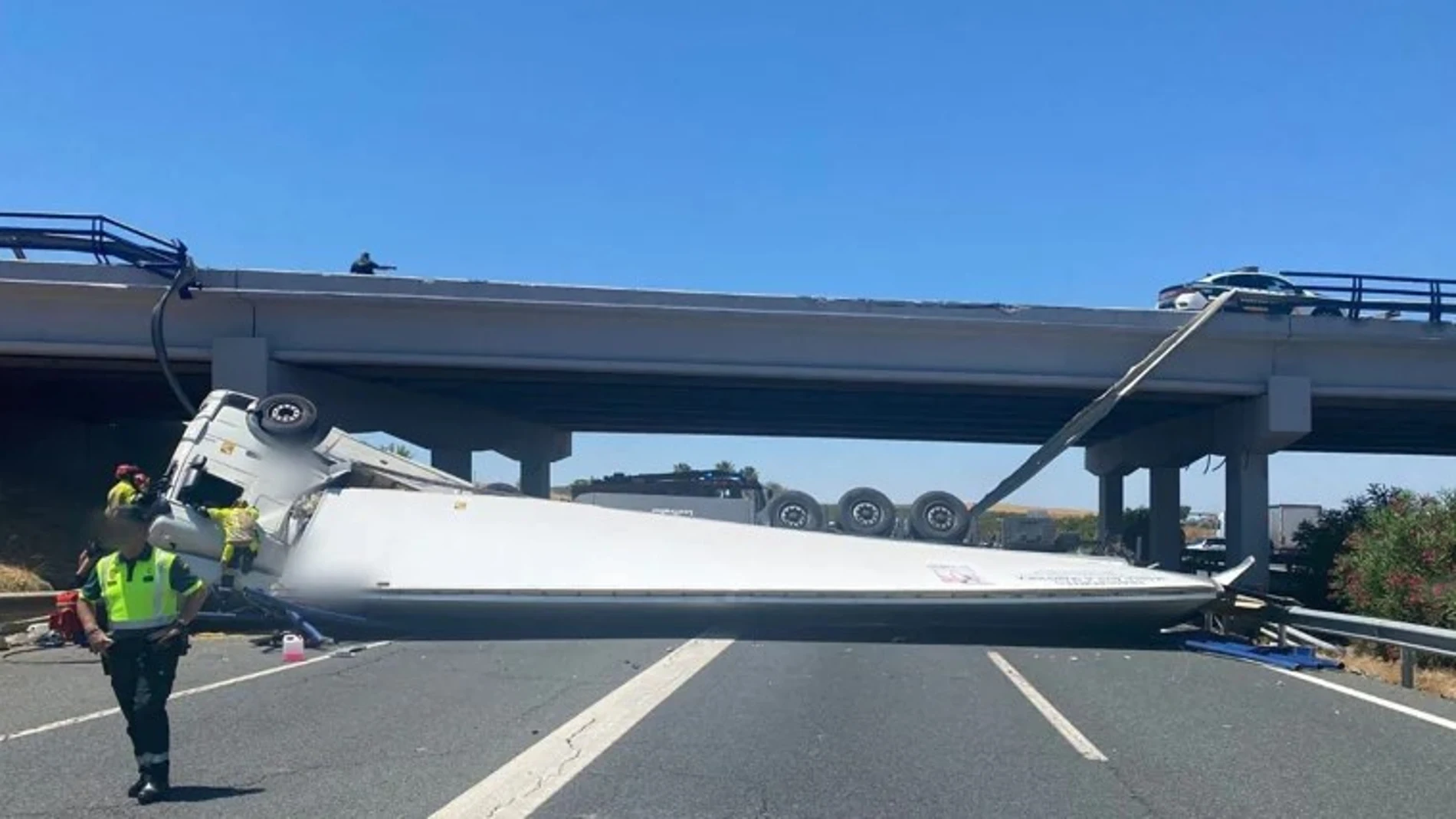 Accidente en la A-4 a la altura de Carmona (Sevilla)