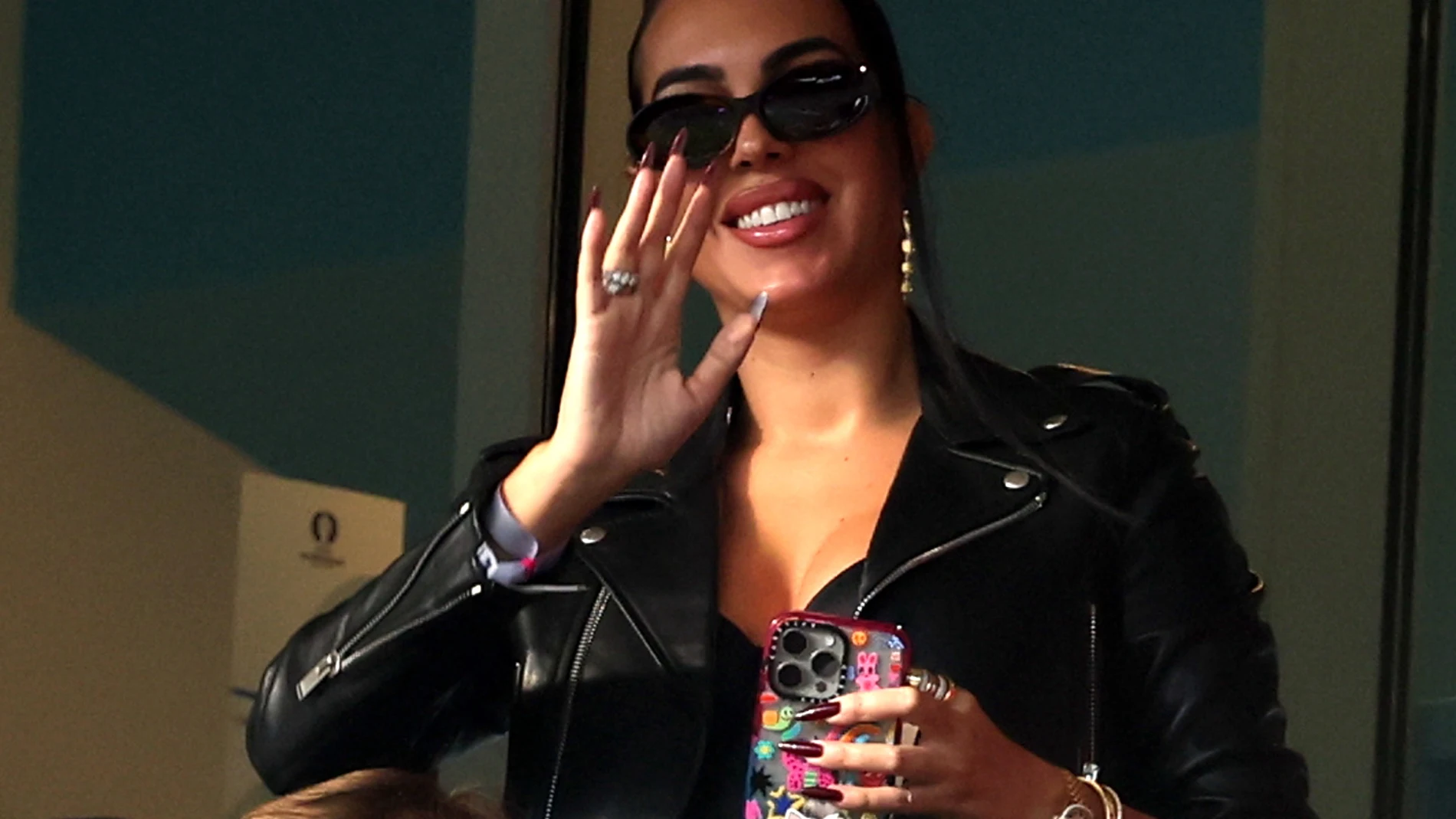 Dortmund (Germany), 22/06/2024.- Georgina Rodriguez, girlfriend of Cristiano Ronaldo of Portugal, reacts in the stands prior to the UEFA EURO 2024 group F soccer match between Turkey and Portugal, in Dortmund, Germany, 22 June 2024. (Alemania, Turquía) EFE/EPA/FRIEDEMANN VOGEL