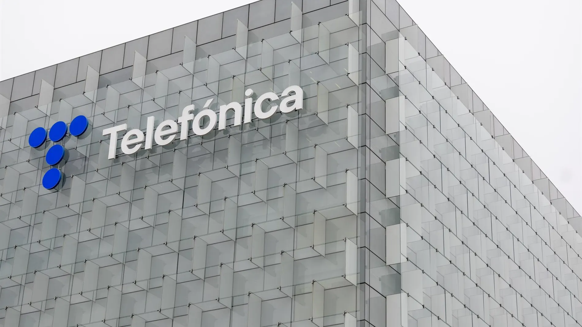 La CNMC elimina las obligaciones de Telefónica sobre el alquiler mayorista de la línea telefónica