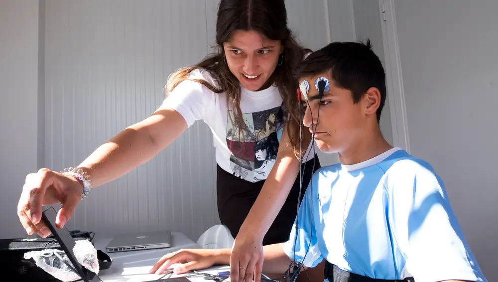 La escuela de tenis de Santa Marta de Tormes trabaja con terapias visuales, auditivas o motoras para mejorar la calidad de vida de personas con discapacidad o movilidad reducida