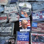 Chapas y propaganda del candidato republicano, Donald Trump, en Utah