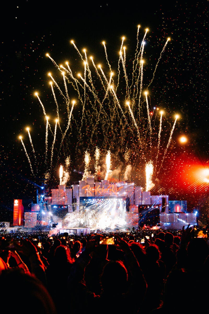Espectáculo de pirotecnia por el 20 aniversario de Rock in Rio