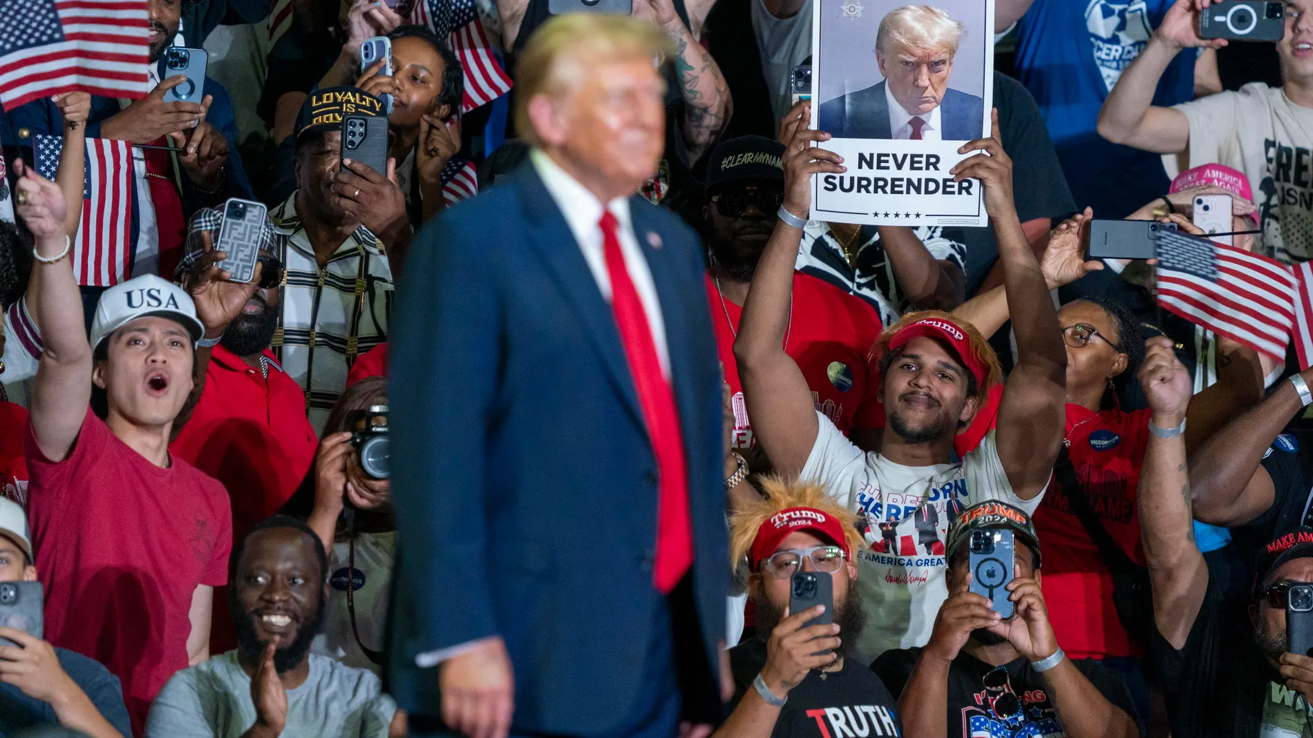 Philadelphia (United States), 22/06/2024.- Former US President Donald J. Trump delivers remarks during a campaign rally at the Liacouras Center in Philadelphia, Pennsylvania USA, 22 June 2024. Former President Trump has said he expects to announce his choice for a Vice Presidential running mate leading up to or at the Republican National Convention. (Filadelfia) EFE/EPA/SHAWN THEW