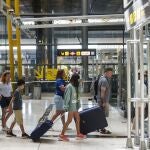 Salidas y llegadas a la T4 del aeropuerto Adolfo Suárez Madrid Barajas.