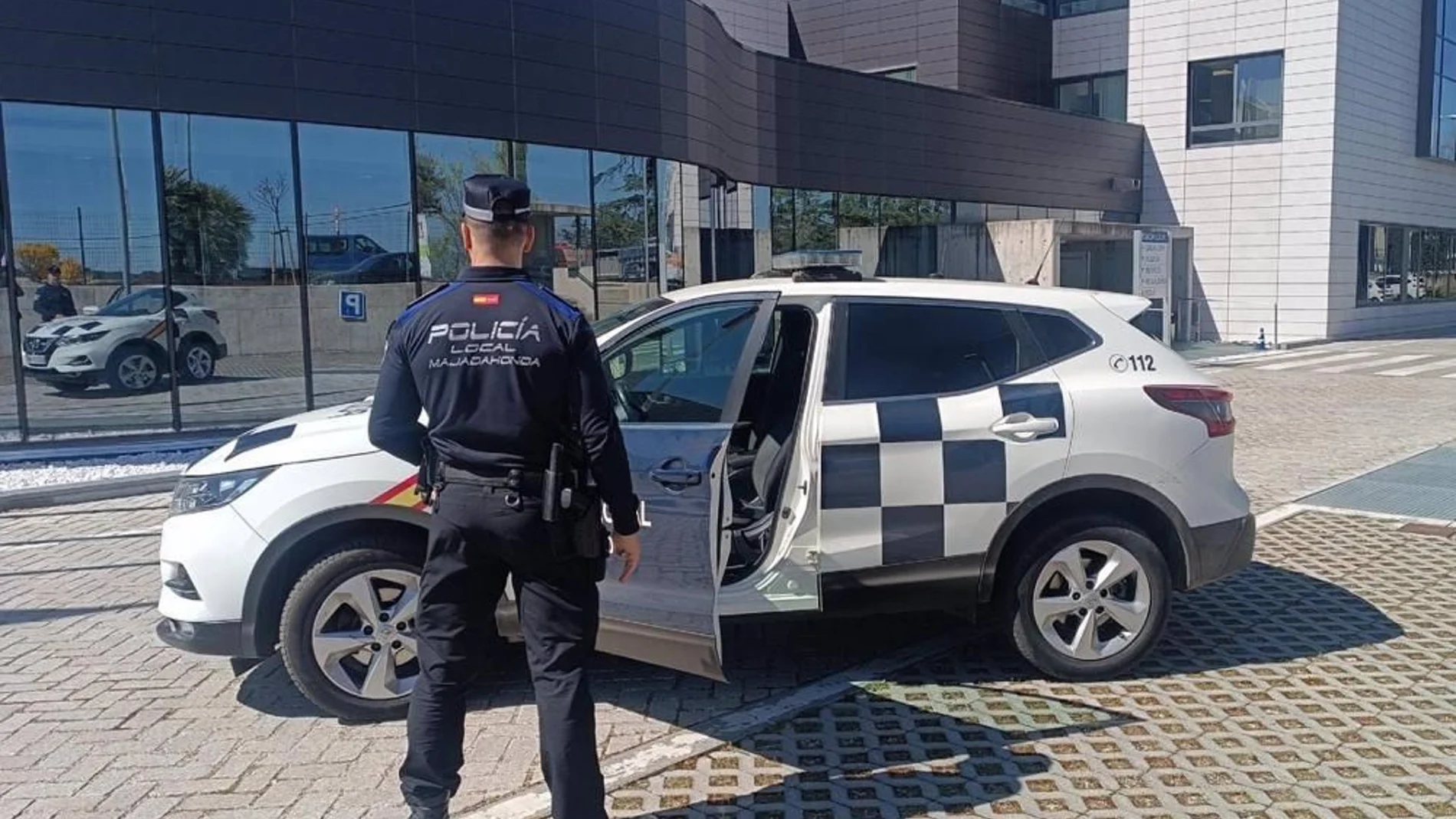 Una menor de 12 años es atropellada por un coche al cruzar por una zona no autorizada en Majadahonda