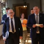 El presidente de la Diputación de Zamora, Javier Faúndez, y el director general de Infraestructuras y Sostenibilidad Medioambiental y consejero delegado de la Sociedad Pública de Infraestructuras y Medio Ambiente de Castilla y León (Somacyl), José Manuel Jiménez, informan sobre los asuntos tratados en la reunió