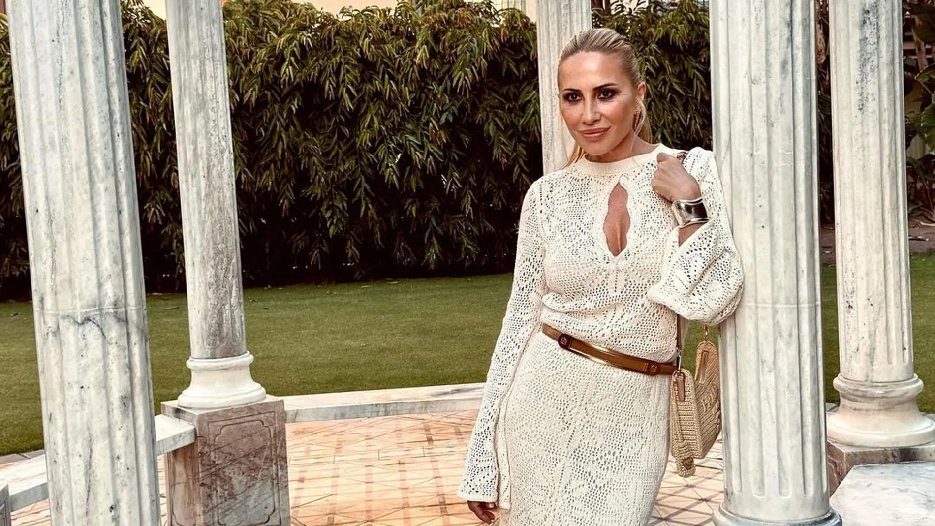 Marta Sánchez con el vestido de Sara Carbonero por su 40 cumpleaños