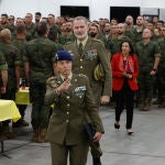 Felipe VI visita la base de Adazi