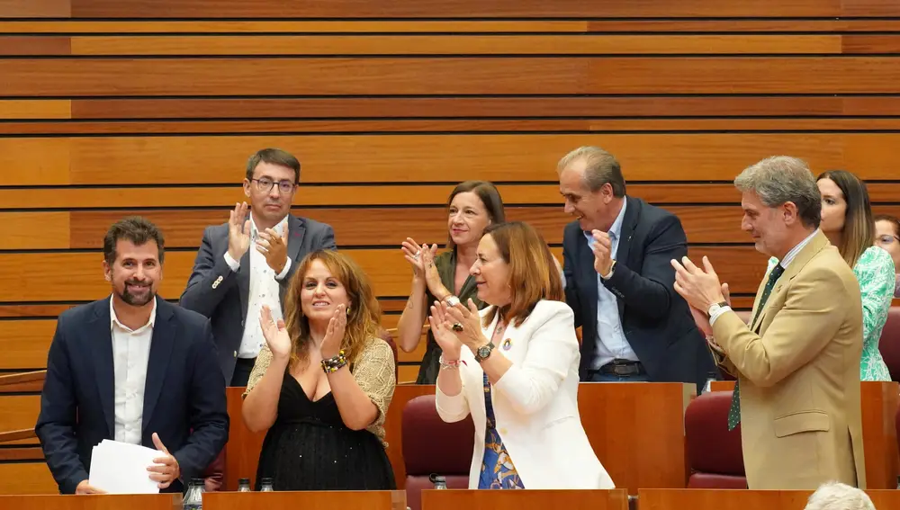 Luis Tudanca con la bancada socialista