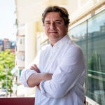 El alcalde de Fuenlabrada, Javier Ayala, en el balcón del Ayuntamiento de la localidad
