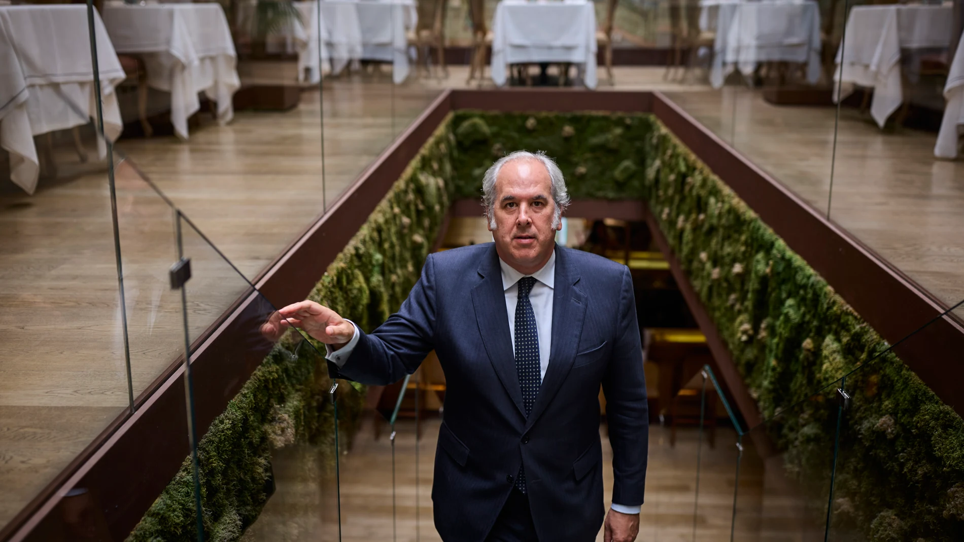 Entrevista con Luis Suarez de Lezo, presidente de la Real Academia de Gastronomía © Alberto R. Roldán / Diario La Razón. 26 06 2024