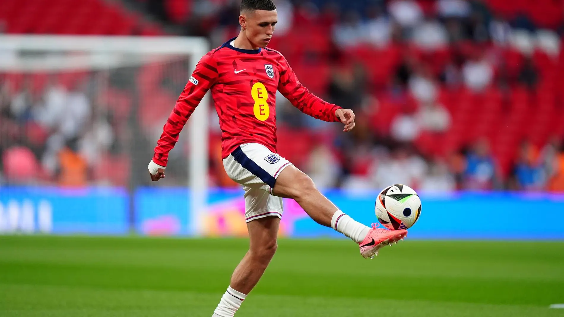 Fútbol/Euro.- El atacante Phil Foden abandona la concentración de Inglaterra por un "asunto familiar urgente"