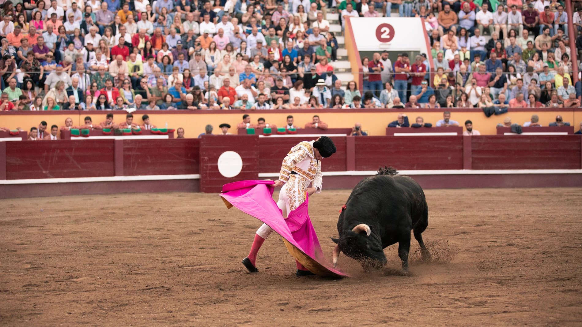 Esta es la plaza de las Azores que ha celebrado toros y colgado el "No hay billetes"