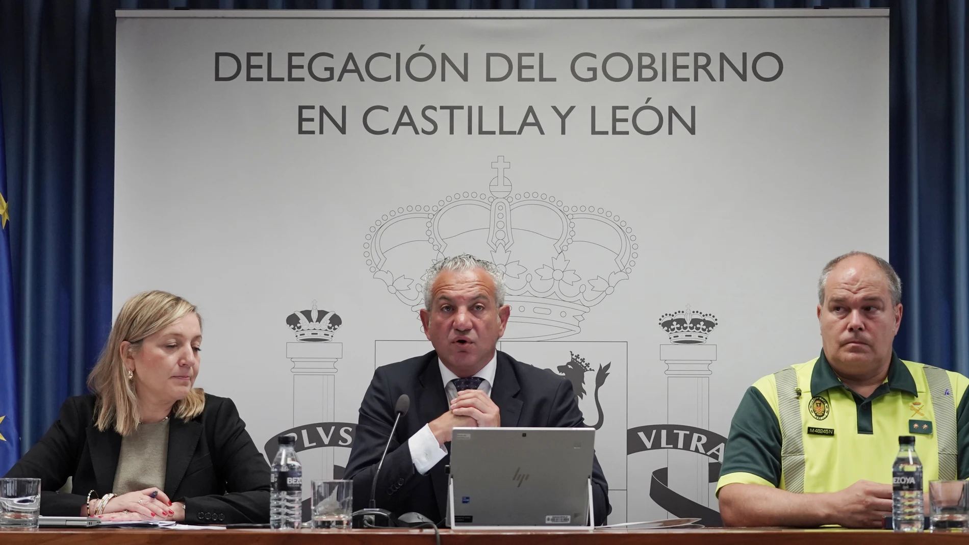 El delegado del Gobierno en Castilla y León, Nicanor Sen, presenta la Operación Especial de Tráfico con motivo de arranque del verano de 2024, junto al Jefe del Sector de Tráfico de la Guardia Civil en Castilla y León, Francisco Iturralde, y la coordinadora autonómica de la DGT, Inmaculada Matías.