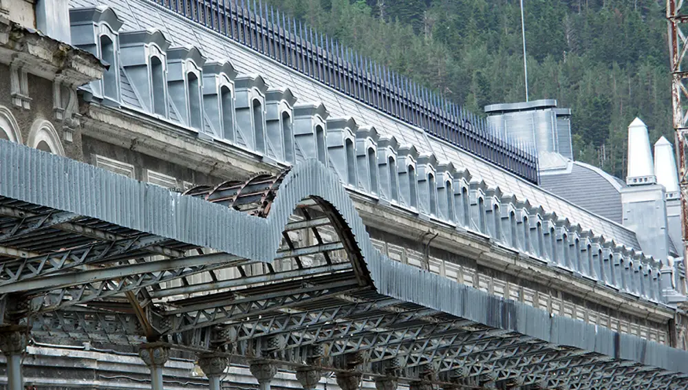 La estación de tren en pleno pirineo aragónes que se ha convertido en el hotel más espectacular de Europa