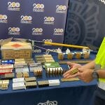 Sevilla.-Sucesos.-Cuatro detenidos con 6.300 cartuchos y munición de guerra para su venta en las Tres Mil Viviendas