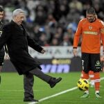 Futbolero como el que más, Vargas Llosa protagonizó un extraño encuentro en 1982