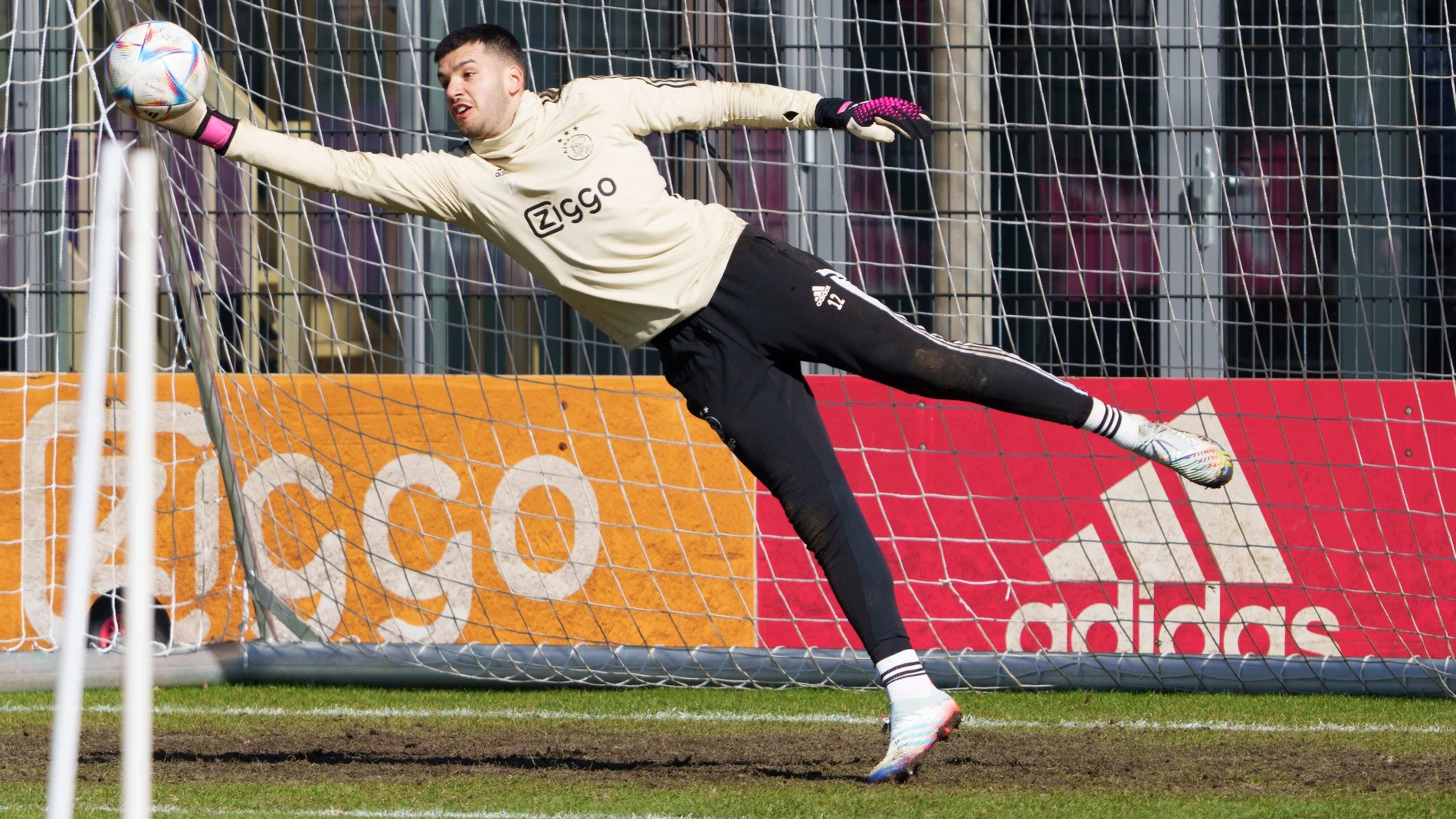 Gero Rulli con el Arsenal