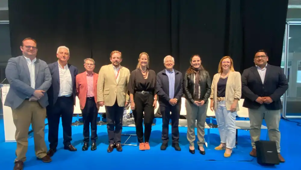 Ponentes de la mesa redonda en la que se presentó la guía Cityred en el Foro de las Ciudades