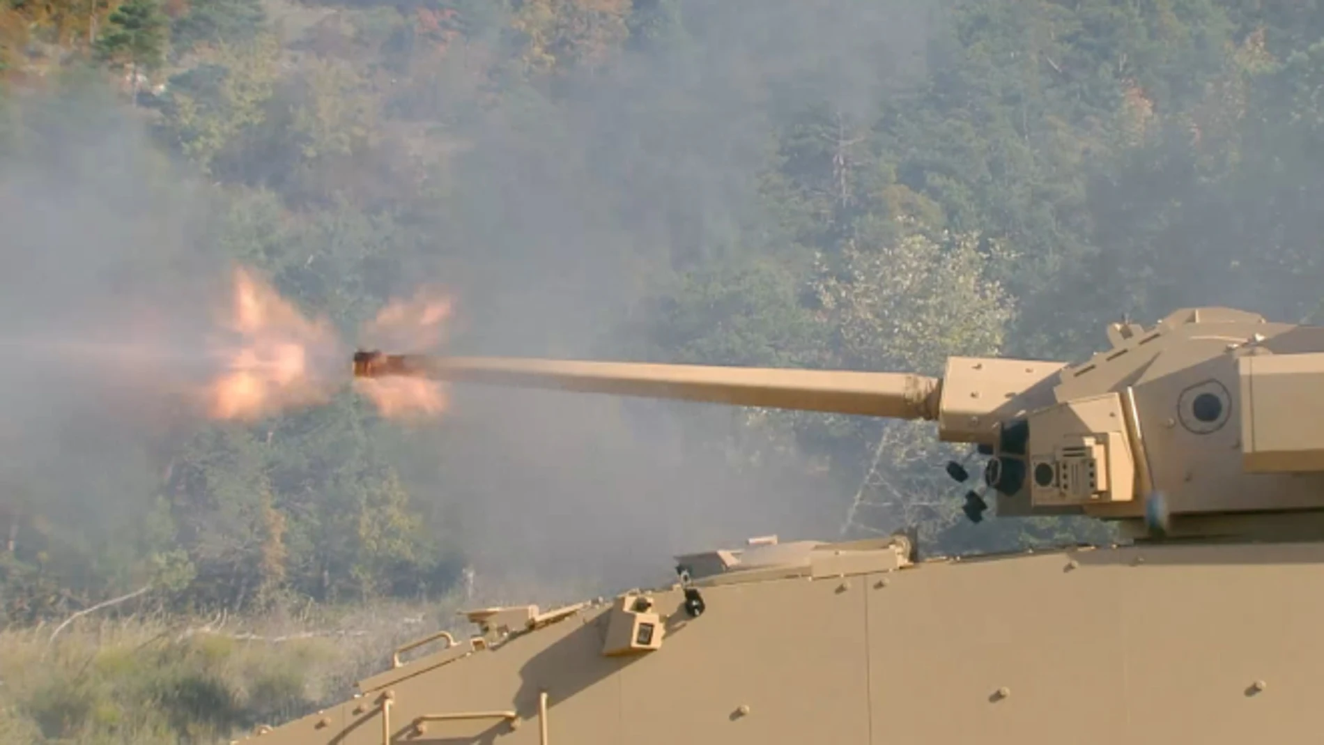 CTA 40, el sistema de armas que puede adaptarse a cualquier torreta y usan los tanques Jaguar y Ajax.