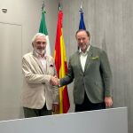 Los dos presidentes, tras la firma del acuerdo de colaboración