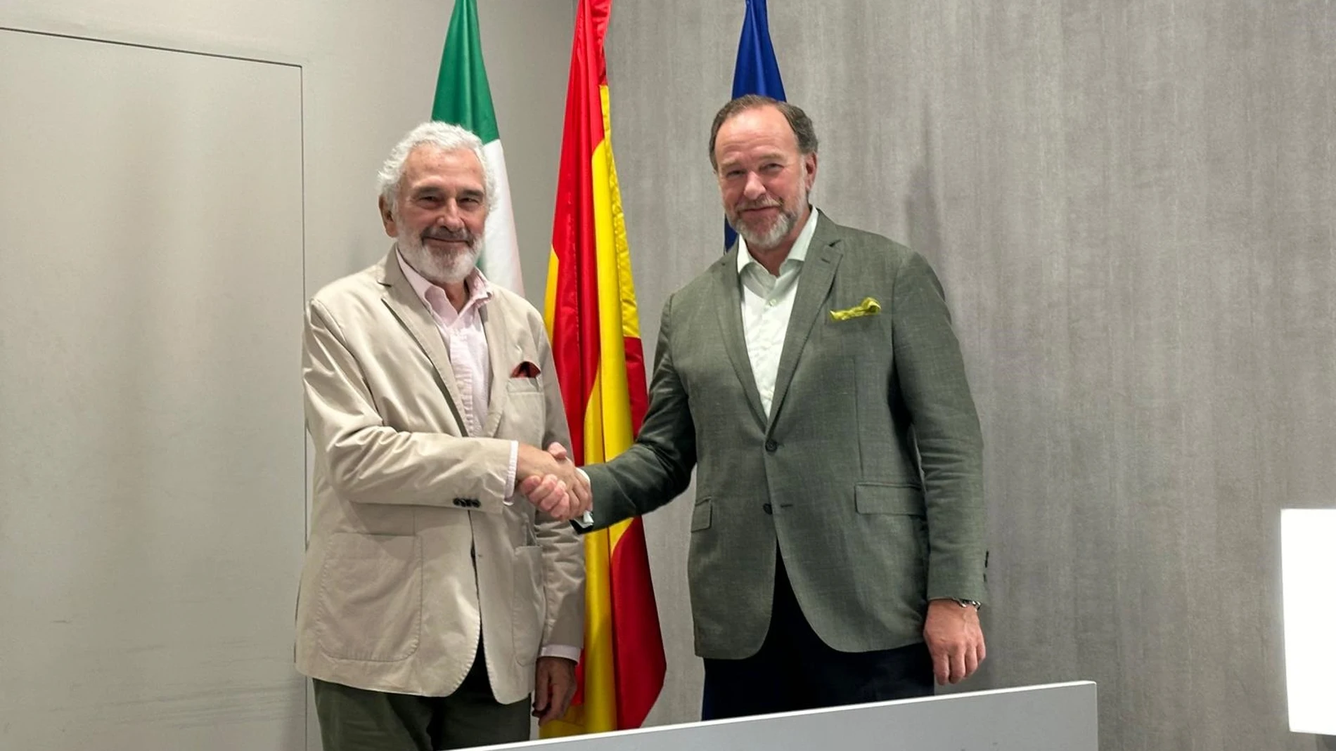 Los dos presidentes, tras la firma del acuerdo de colaboración