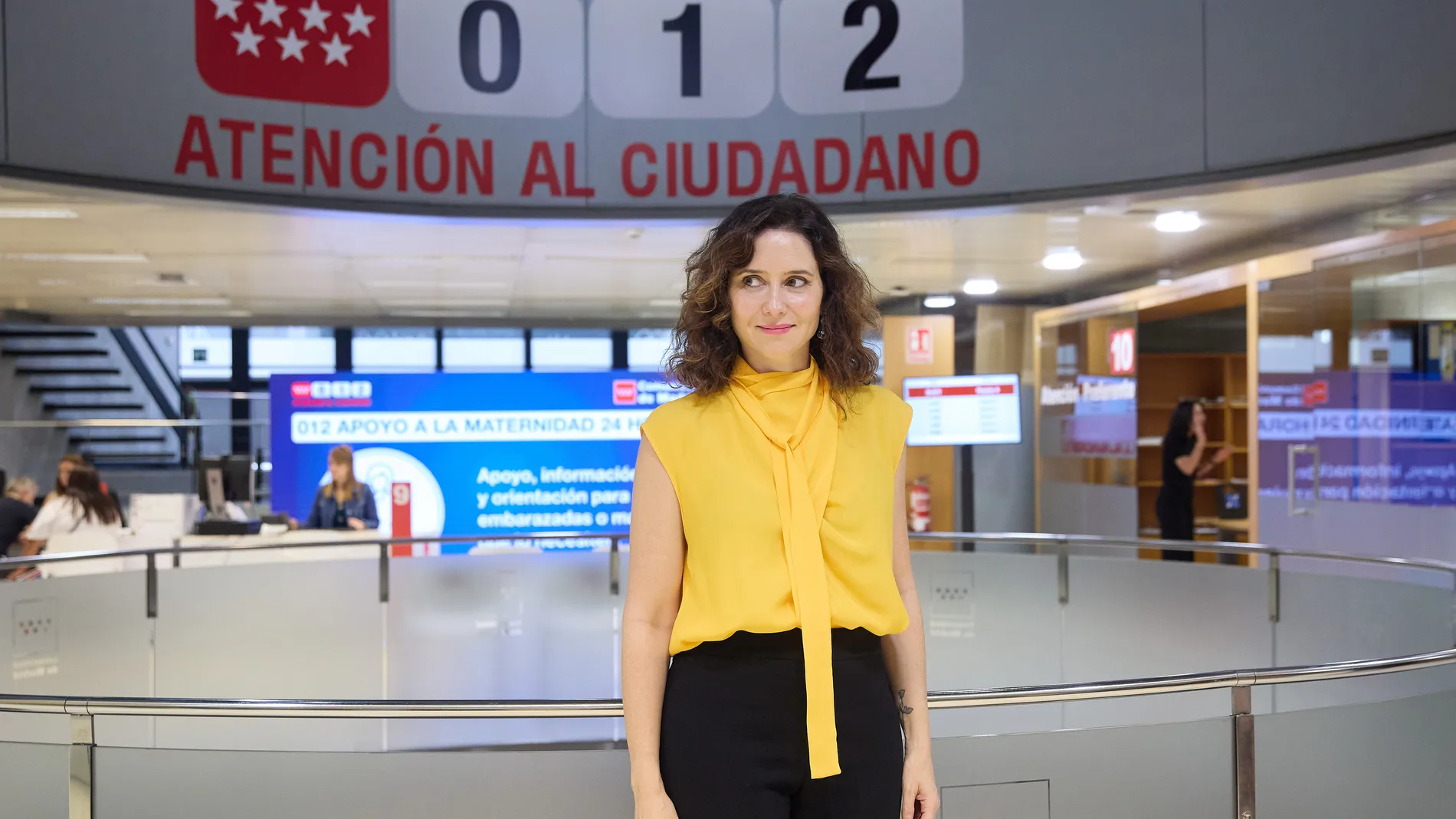 La presidenta de la Comunidad de Madrid, Isabel Díaz Ayuso, visita las instalaciones de la nueva Oficina Central de Atención al Ciudadano en la Carrera de San Jerónimo, a 28 de junio de 2024, en Madrid (España). Esta oficina de Atención al Ciudadanos sustituye a las dependencias en la calle Gran Vía. 28 JUNIO 2024;MADRID;AYUSO;OFICINA ATENCIÓN AL CIUDADANO Jesús Hellín / Europa Press 28/06/2024
