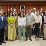 La consejera de Movilidad y Transformación Digital, María González Corral, suscribe un protocolo de colaboración en materia de transporte público de viajeros con el alcalde de Valladolid, Jesús Julio Carnero. al que asisten algunos de los alcaldes de los municipios del área metropolitana